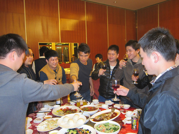 公司聚餐|企业相册|长盛德机电 厂家定制
